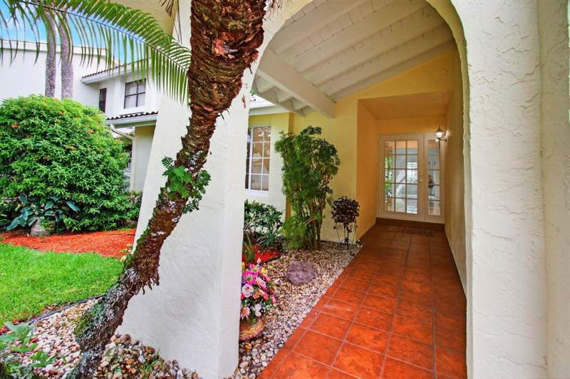 3 bedroom Villa at 6105 Via Laguna Lane, Estada Of Los Paseos, Boca Raton — photo 3