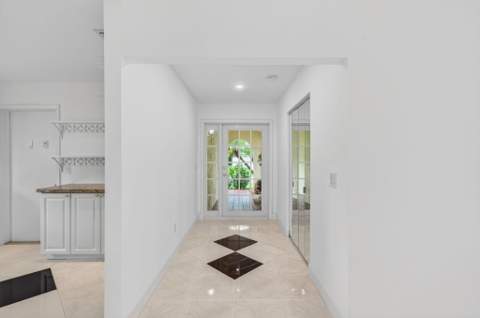 6105 Via Laguna Lane, Boca Raton FL - photo 21 of 75