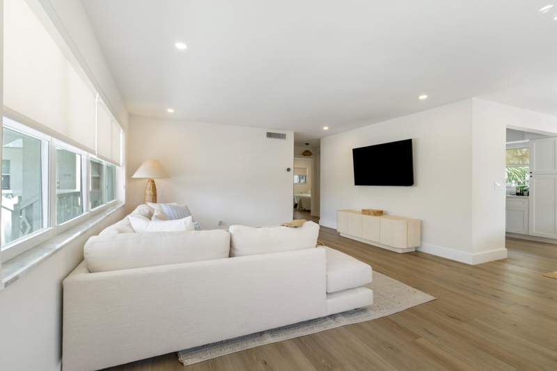 2 bedroom Condominium at 419 Golden Isles Drive #210, Yorkdales Carallton Isle Condo, Hallandale Beach — photo 3