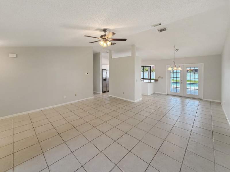 3 bedroom Single Family Residence at 2305 SW Fern Circle, Port St Lucie Section 5, Port St. Lucie — photo 3
