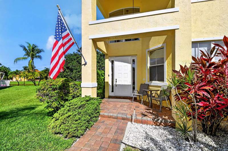 4 bedroom Single Family Residence at 6655 Emalyn Court, Journeys End, Lake Worth — photo 2