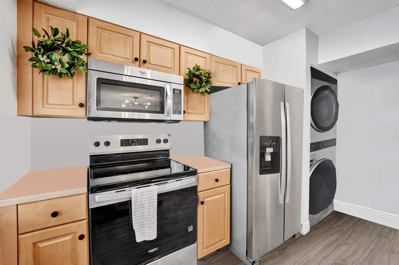 2 bedroom Townhouse at 173 Riviera Circle, Bonaventure, Weston — photo 2