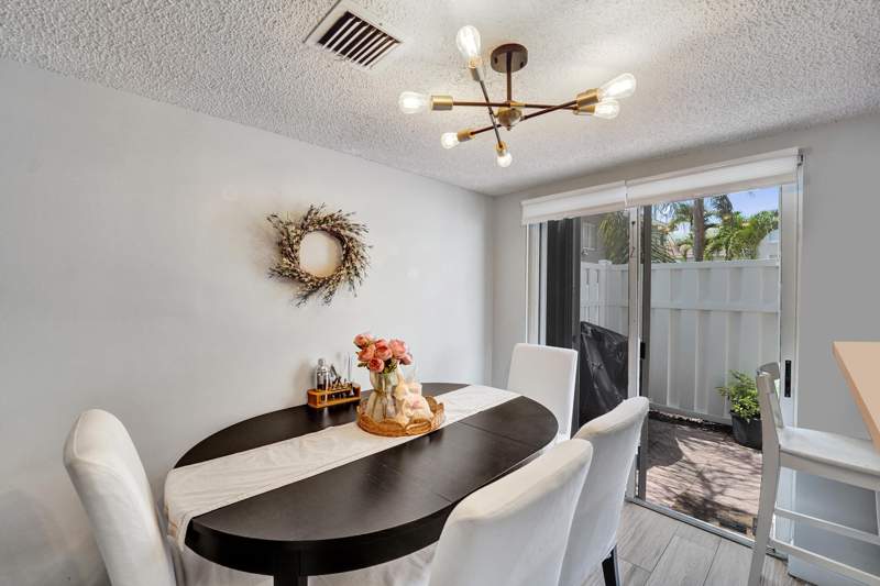 2 bedroom Townhouse at 173 Riviera Circle, Bonaventure, Weston — photo 4