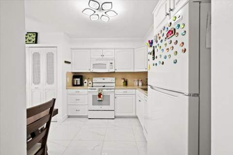4550 NW 18th Avenue #406, Deerfield Beach FL - photo 6 of 43