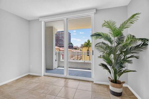 403 S Sapodilla Avenue #307, West Palm Beach FL - photo 7 of 100