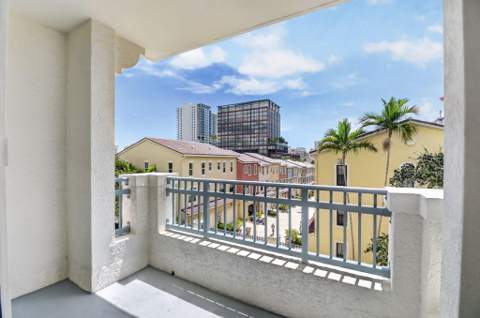 403 S Sapodilla Avenue #307, West Palm Beach FL - photo 9 of 100