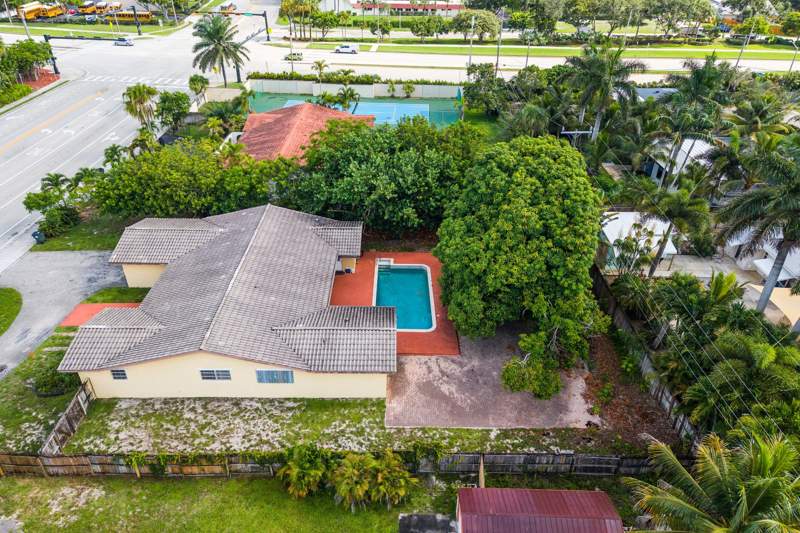 6 bedroom Single Family Residence at 1200 NW 4th Avenue, Boca Raton Hills Sec 2, Boca Raton — photo 5