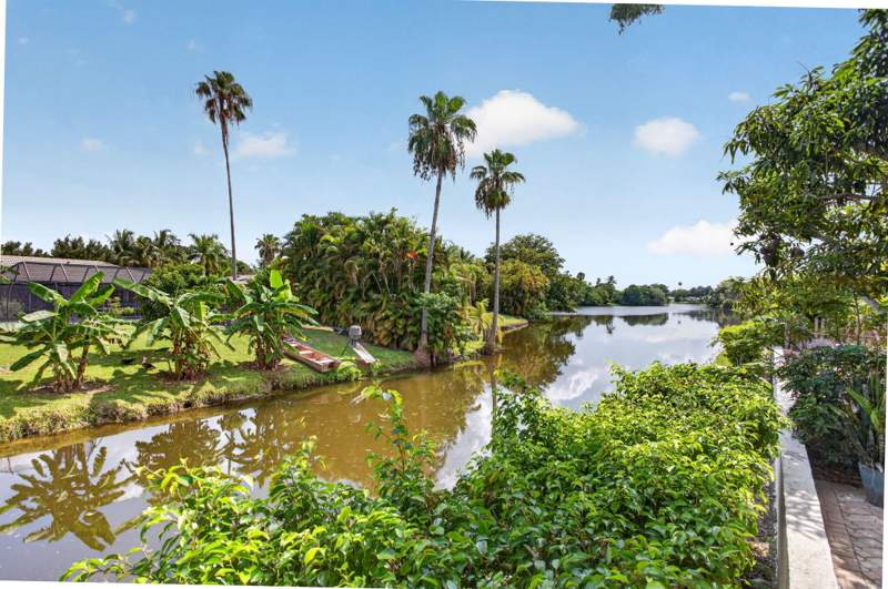 4 bedroom Single Family Residence at 9736 NW 1st Manor, Oakwood, Coral Springs — photo 4