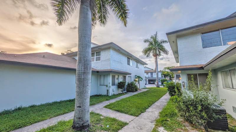 2 bedroom Condominium at 2115 Catherine Dr Drive #46-c, Delray Estates Condo Ph IV, Delray Beach — photo 3