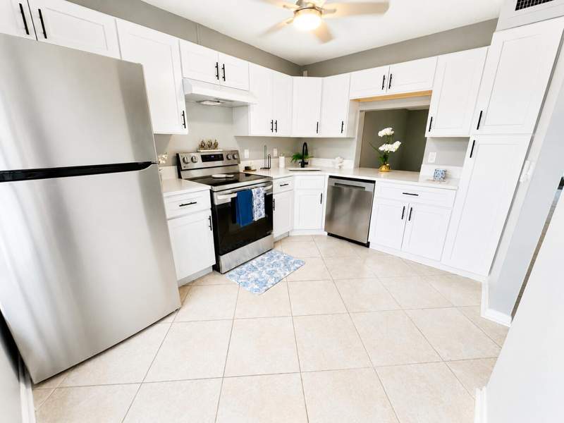 3 bedroom Townhouse at 222 Foxtail Drive #E, Charter Club Of Palm Beach, Greenacres — photo 3
