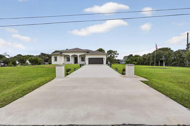 4 bedroom Single Family Residence at 15108 99th Street, 18-42-41~ N 269 Ft Of S 4622.55 Ft Of W 209 Ft , The Acreage — photo 3