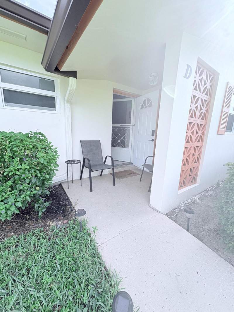1 bedroom Condominium at 2966 Crosley Drive #D, Cresthaven Villas Condo 18, West Palm Beach — photo 2