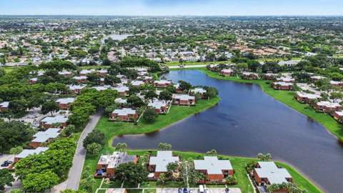 310 Buttonwood Lane #B, Boynton Beach FL - photo 17 of 19