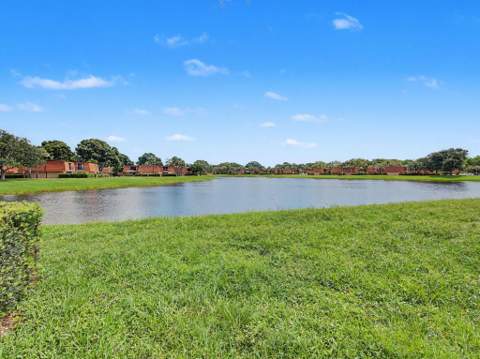 310 Buttonwood Lane #B, Boynton Beach FL - photo 18 of 19