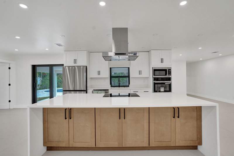 4 bedroom Single Family Residence at 5561 NE 26th Avenue, Golf Estates, Fort Lauderdale — photo 4