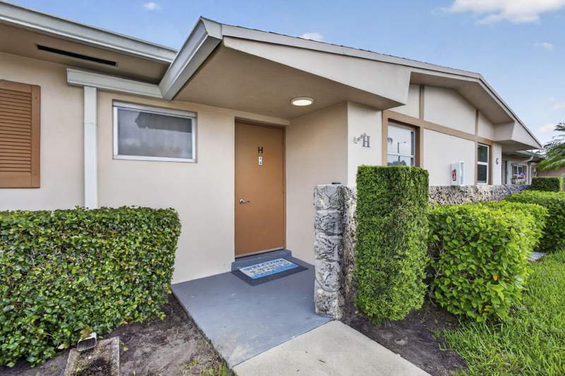 2 bedroom Villa at 2703 Dudley Drive #H, Cresthaven Villas 28 Condo, West Palm Beach — photo 5