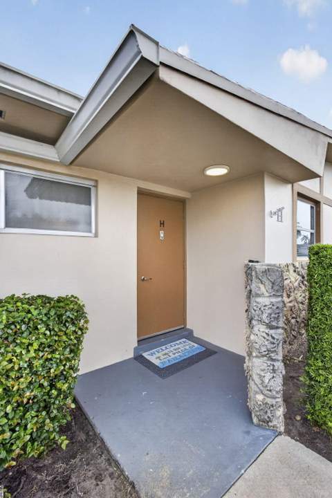 2703 Dudley Drive #H, West Palm Beach FL - photo 6 of 47