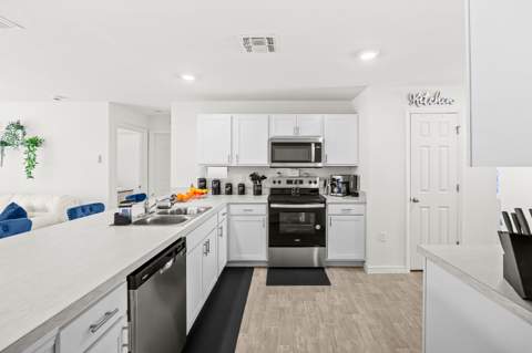4581 SW Darwin Boulevard, Port St. Lucie FL - photo 7 of 34