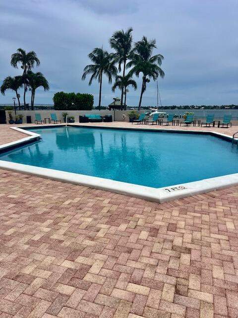 5200 N Flagler Drive #503, West Palm Beach FL - photo 12 of 31