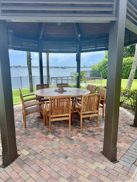5200 N Flagler Drive #503, West Palm Beach FL - photo 13 of 31