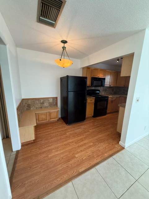 4951 Wedgewood Way #5, West Palm Beach FL - photo 9 of 28