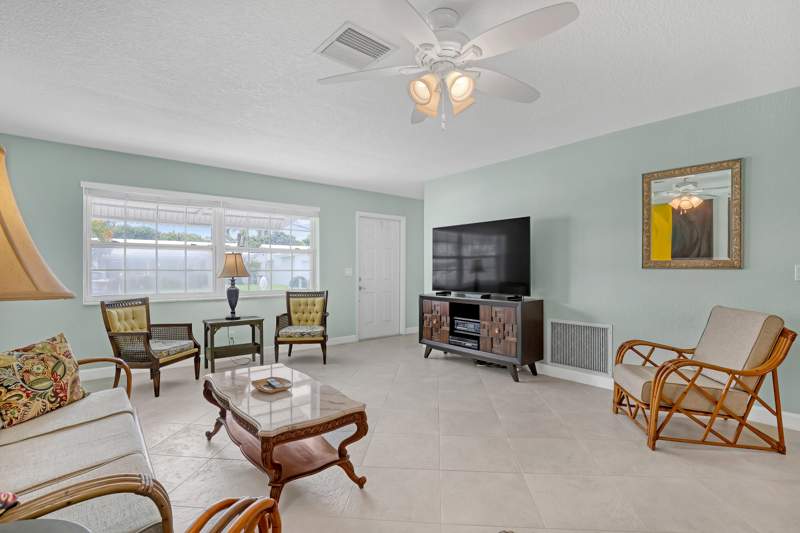 2 bedroom Single Family Residence at 1101 SW 15th Street, Leisureville, Boynton Beach — photo 3