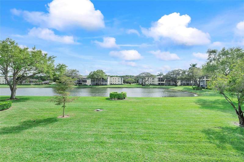 1 bedroom Condominium at 358 Dorset I #358, Dorset At Century Village Condo, Boca Raton — photo 2