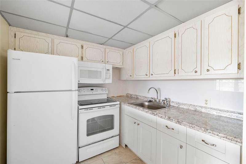 1 bedroom Condominium at 358 Dorset I #358, Dorset At Century Village Condo, Boca Raton — photo 3
