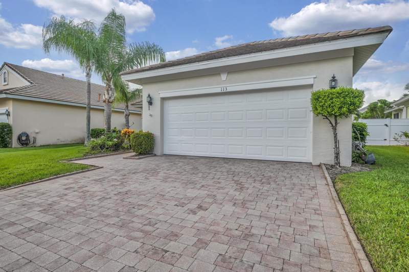 3 bedroom Single Family Residence at 113 NW Swann Mill Circle, Magnolia Lakes, Port St. Lucie — photo 2