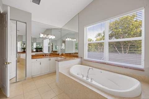 11045 Misty Ridge Way, Boynton Beach FL - photo 14 of 21