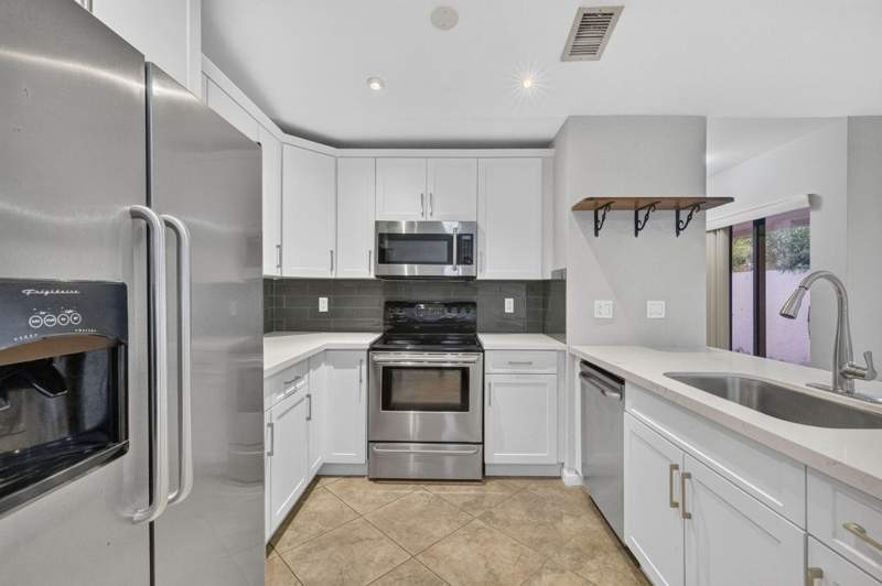 3 bedroom Villa at 3076 S Oakland Forest Drive #503, Pines Of Oakland Forest West, Oakland Park — photo 3