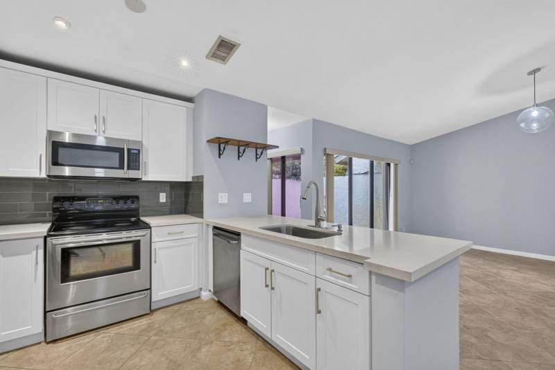 3 bedroom Villa at 3076 S Oakland Forest Drive #503, Pines Of Oakland Forest West, Oakland Park — photo 2