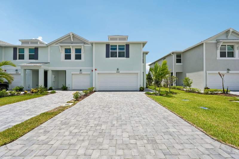 3 bedroom Townhouse at 608 Salisbury Circle, Tidewater, Fort Pierce — photo 2