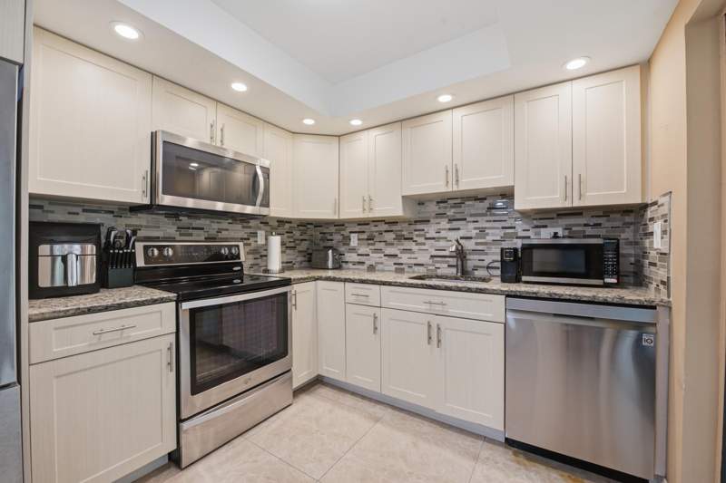 2 bedroom Condominium at 54 Capri B, Kings Point , Delray Beach — photo 2