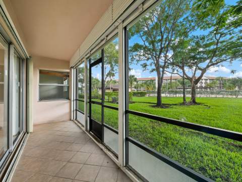550 SW 137 Avenue #L114, Pembroke Pines FL - photo 6 of 46