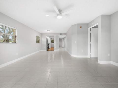 550 SW 137 Avenue #L114, Pembroke Pines FL - photo 7 of 46