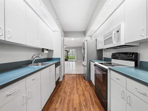 550 SW 137 Avenue #L114, Pembroke Pines FL - photo 14 of 46