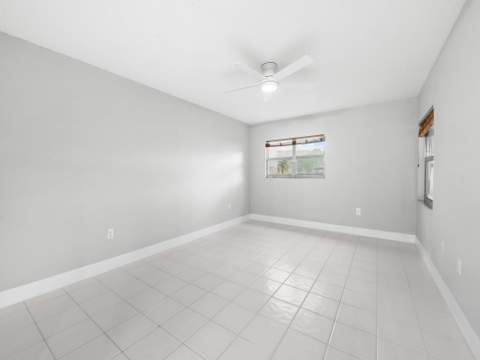550 SW 137 Avenue #L114, Pembroke Pines FL - photo 19 of 46