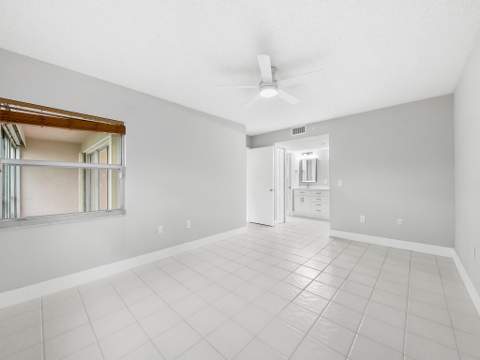 550 SW 137 Avenue #L114, Pembroke Pines FL - photo 20 of 46