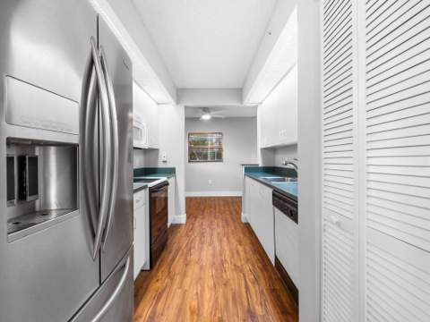 550 SW 137 Avenue #L114, Pembroke Pines FL - photo 17 of 46
