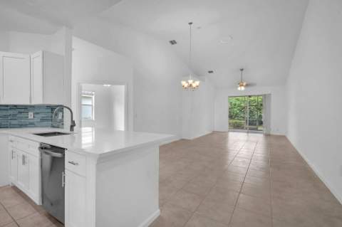 10788 Royal Caribbean Circle, Boynton Beach FL - photo 8 of 52