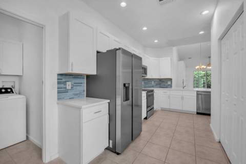 10788 Royal Caribbean Circle, Boynton Beach FL - photo 6 of 52