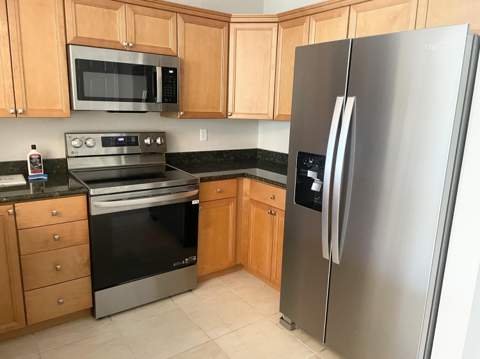 902 S Federal Highway #6, Lake Worth Beach FL - photo 9 of 33