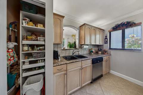 2130 NE 9th Avenue, Wilton Manors FL - photo 13 of 45
