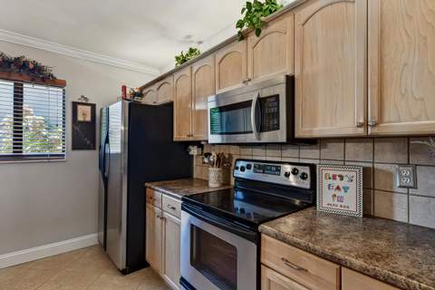 2130 NE 9th Avenue, Wilton Manors FL - photo 15 of 45