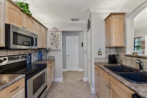2130 NE 9th Avenue, Wilton Manors FL - photo 16 of 45