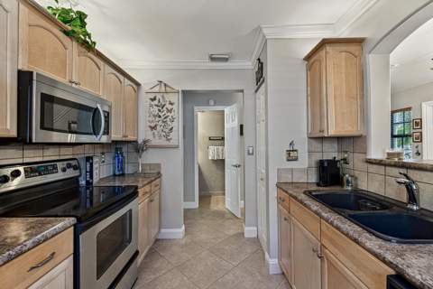 2130 NE 9th Avenue, Wilton Manors FL - photo 17 of 45