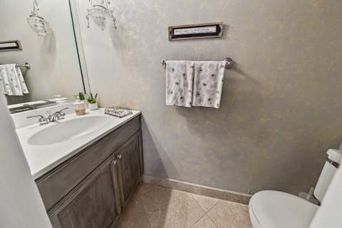 2130 NE 9th Avenue, Wilton Manors FL - photo 18 of 45