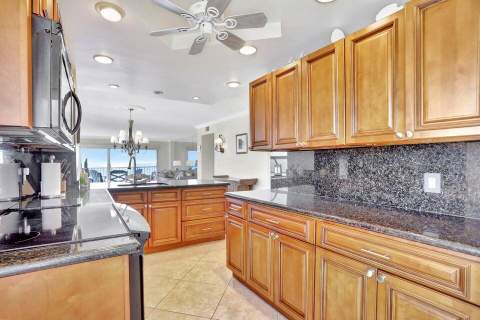1021 Hillsboro Mile #1108, Hillsboro Beach FL - photo 7 of 46
