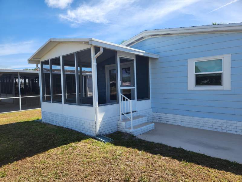 2 bedroom Manufactured Home at 8215 Caper Lane, Savanna Club Plat I, Port St. Lucie — photo 3